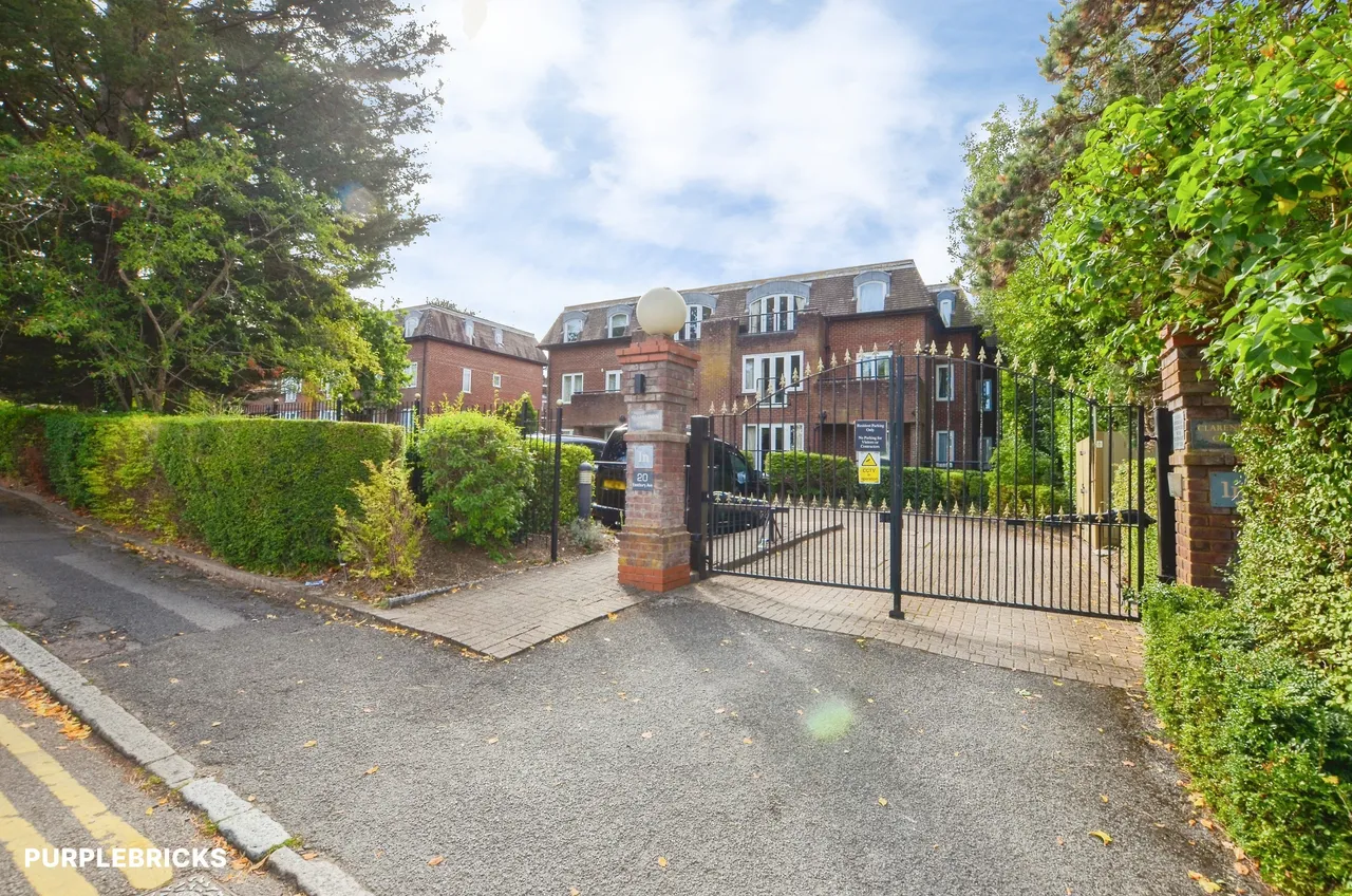 3 bed flat for sale, Eastbury Avenue, Northwood, HA6