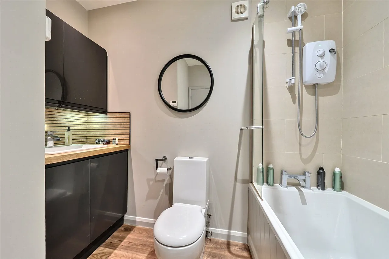 High Street, Burbage, SN8, photo 24