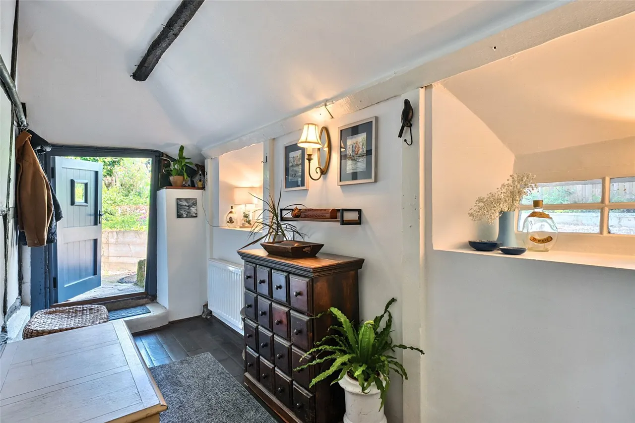 High Street, Burbage, SN8, photo 7