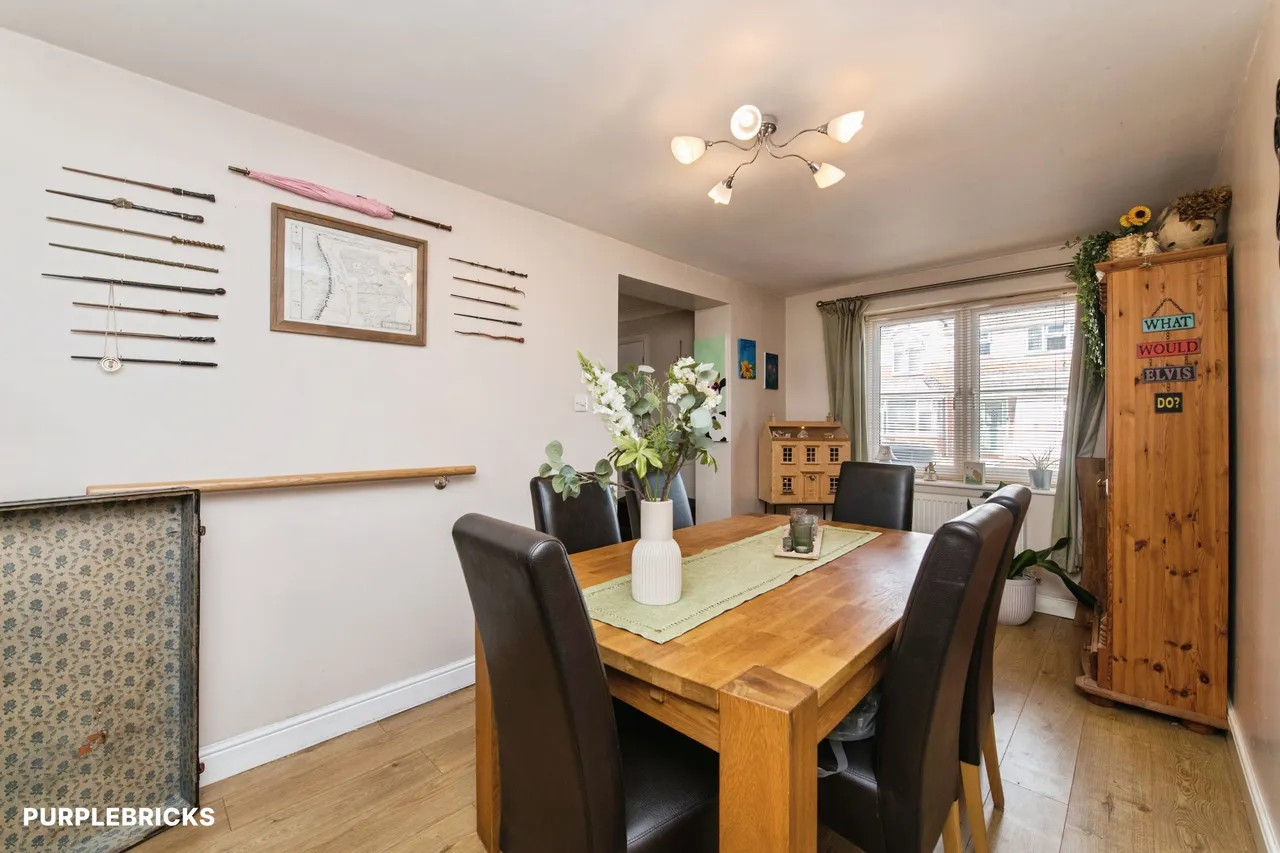 Hanover Gardens, Cullompton, EX15, photo 10