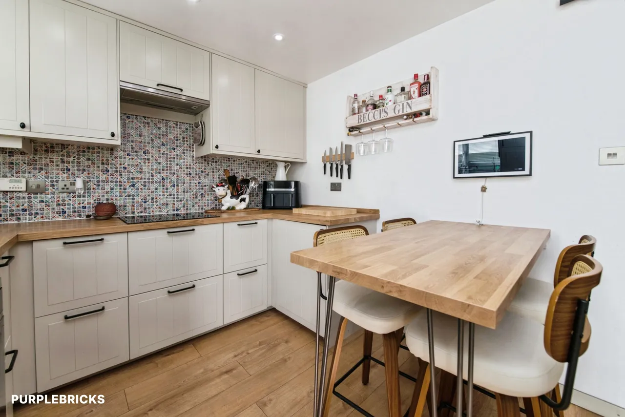 Hanover Gardens, Cullompton, EX15, photo 4