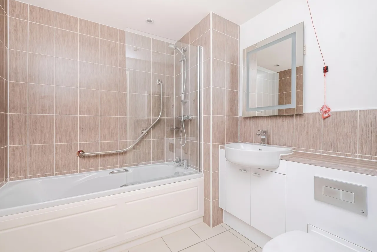 St. Margarets Way, Midhurst, GU29, photo 10