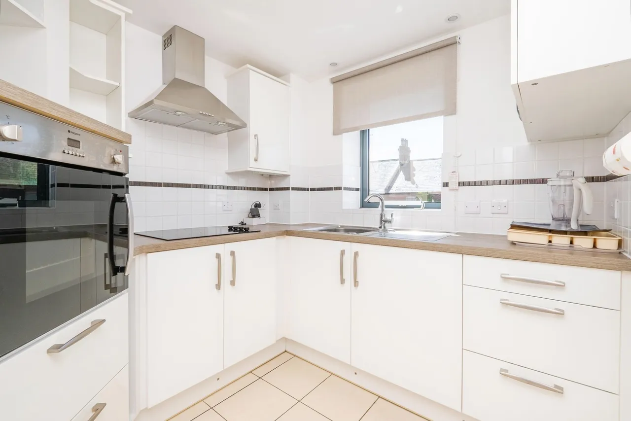 St. Margarets Way, Midhurst, GU29, photo 2