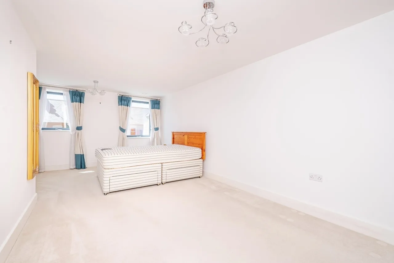 St. Margarets Way, Midhurst, GU29, photo 9