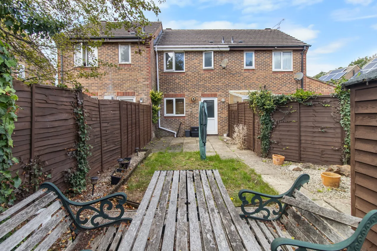 Dunsford Close, Swindon, SN1, photo 12
