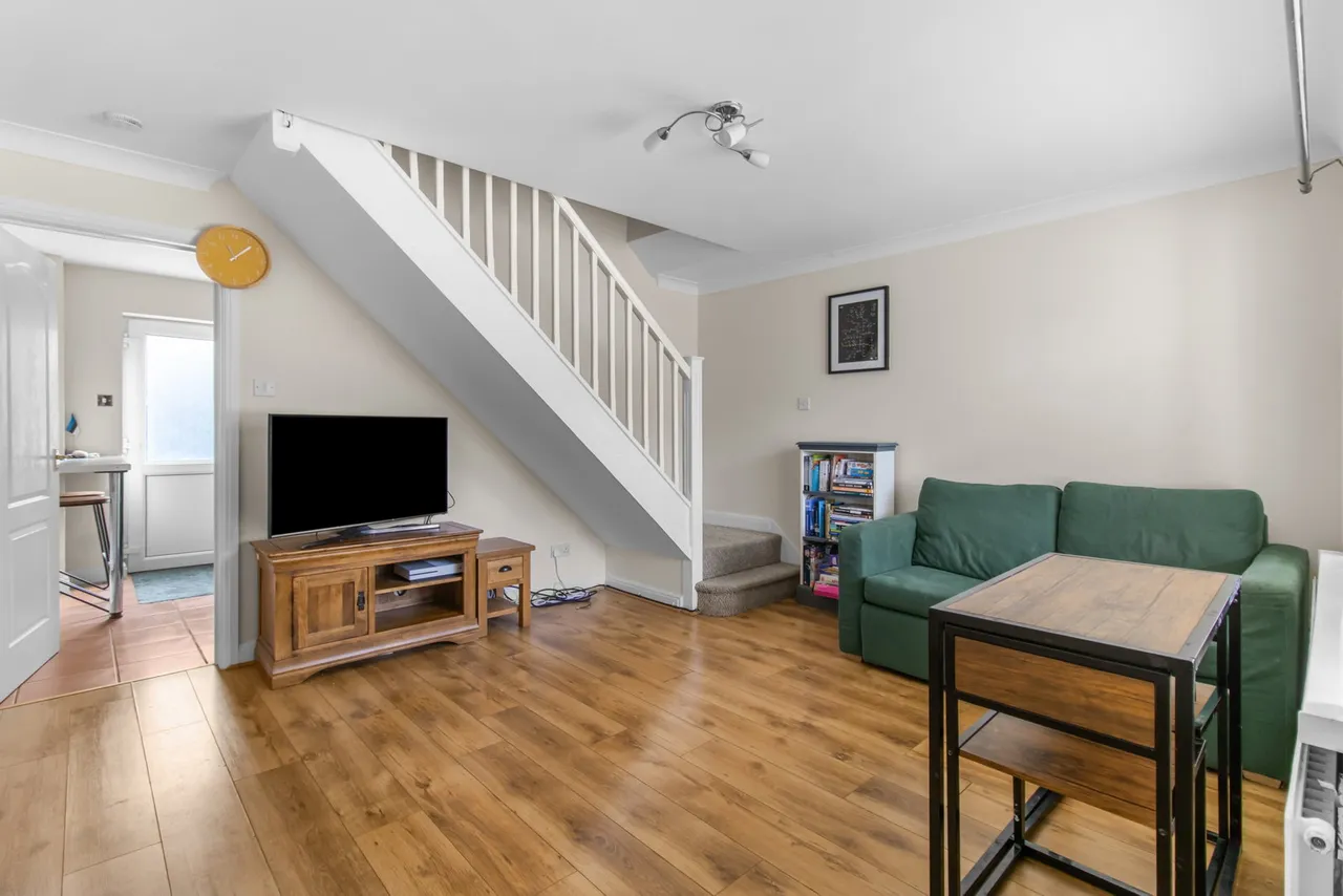 Dunsford Close, Swindon, SN1, photo 2