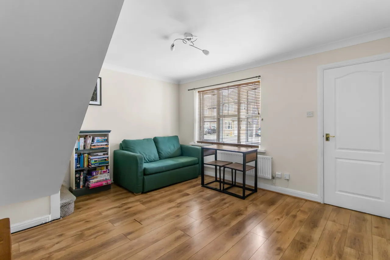 Dunsford Close, Swindon, SN1, photo 5
