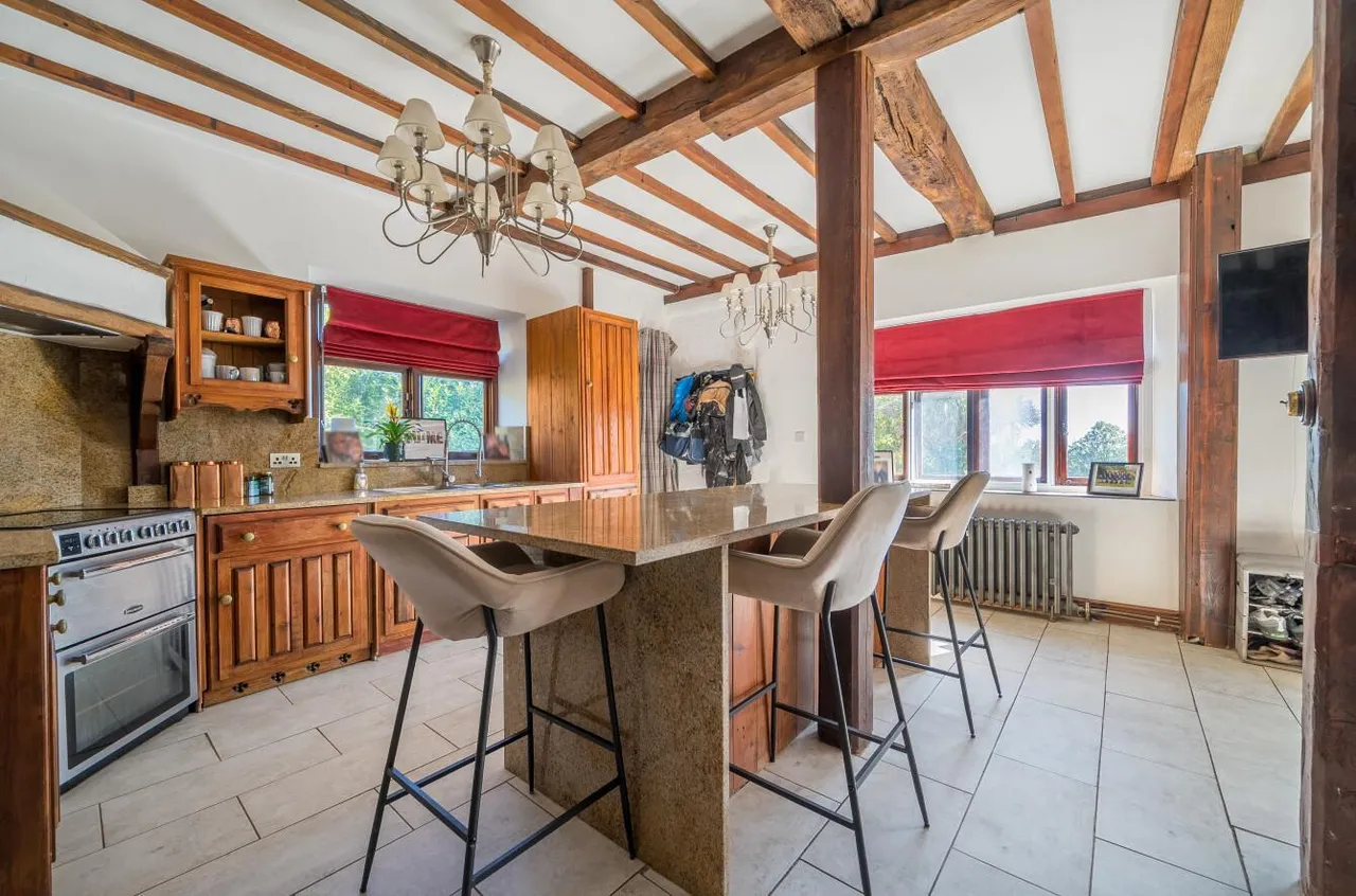 Beautiful Grade II Listed Country Home, Hunton, photo 4