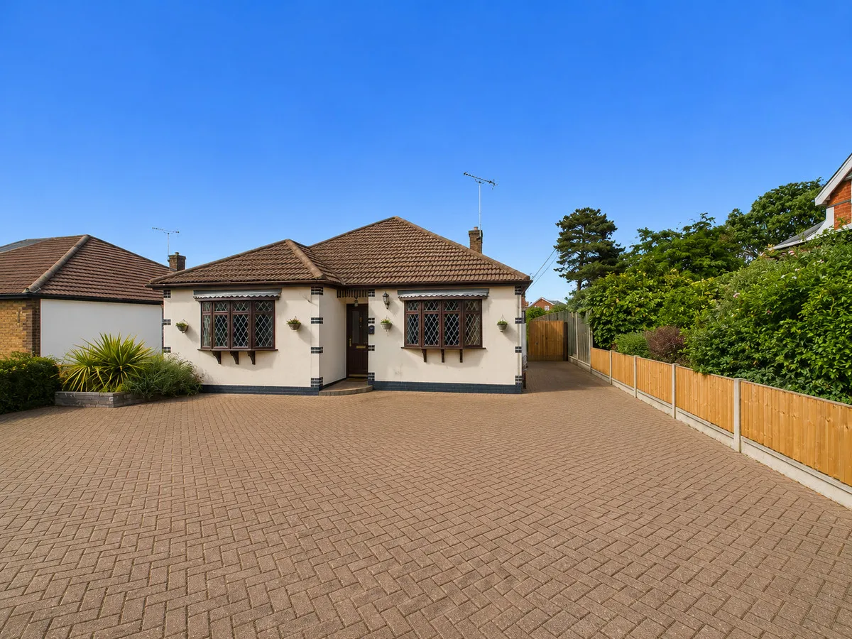 2 bed house for sale, Chancel Close, Benfleet, SS7