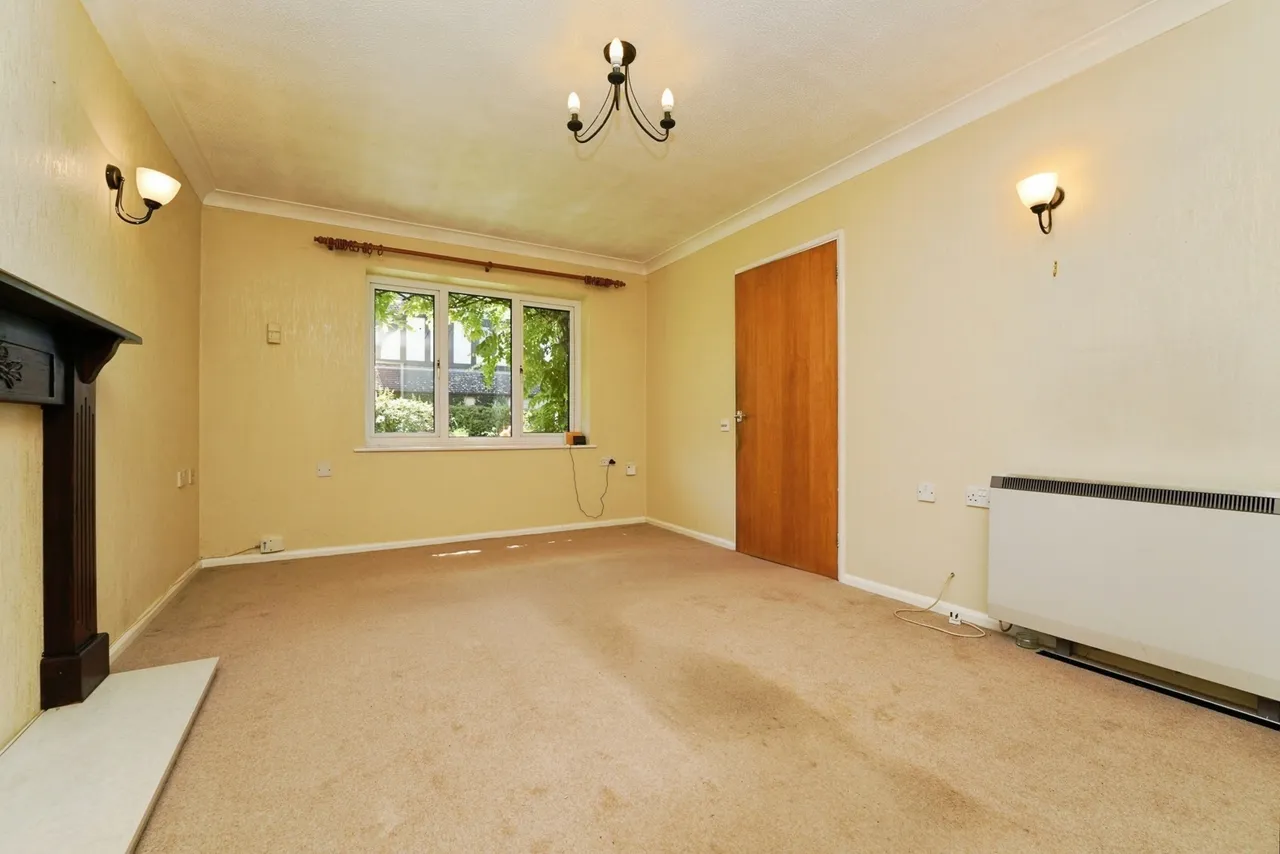 Fieldcourt Farmhouse, Courtfield Road, Quedgeley, Gloucester, GL2, photo 7