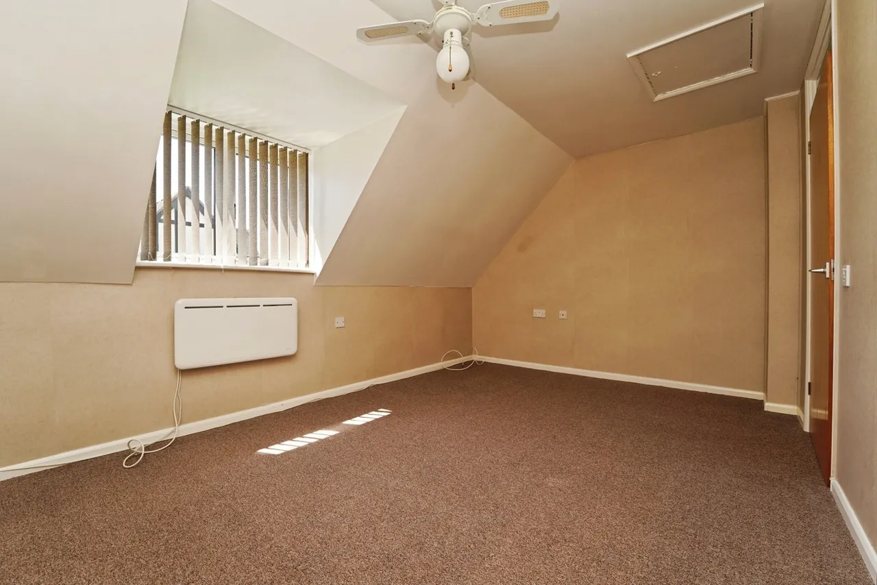 Fieldcourt Farmhouse, Courtfield Road, Quedgeley, Gloucester, GL2, photo 9