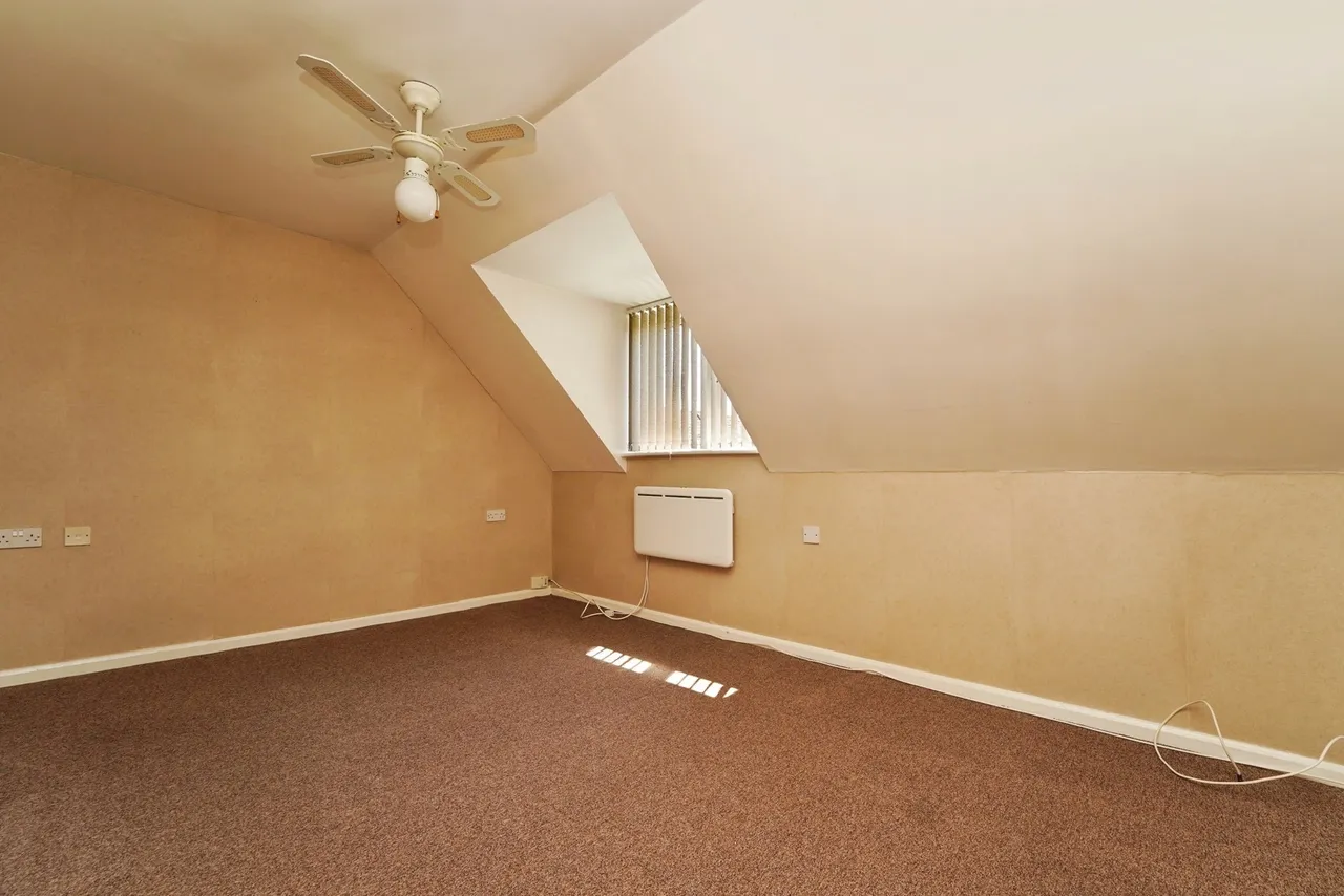 Fieldcourt Farmhouse, Courtfield Road, Quedgeley, Gloucester, GL2, photo 13