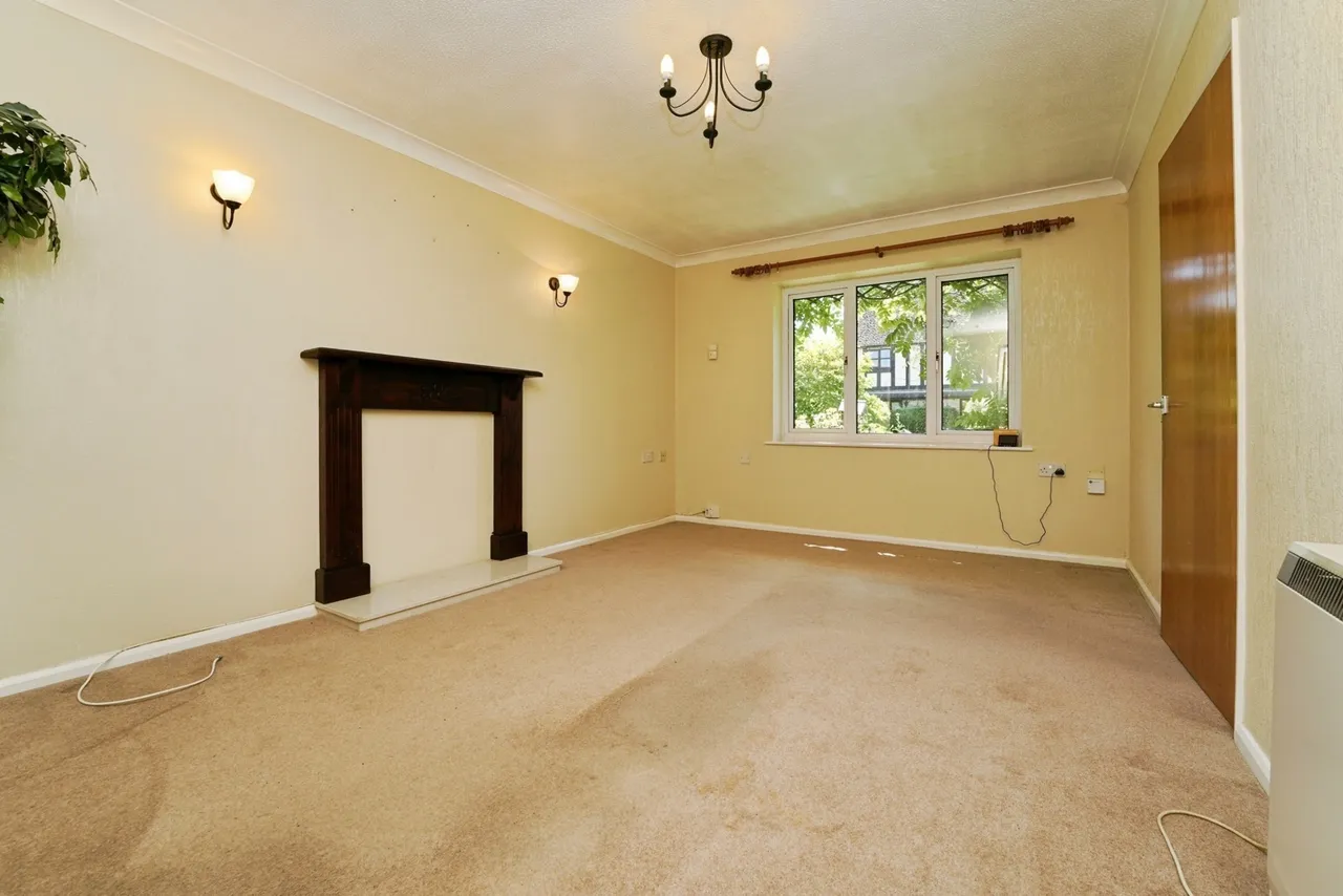 Fieldcourt Farmhouse, Courtfield Road, Quedgeley, Gloucester, GL2, photo 11
