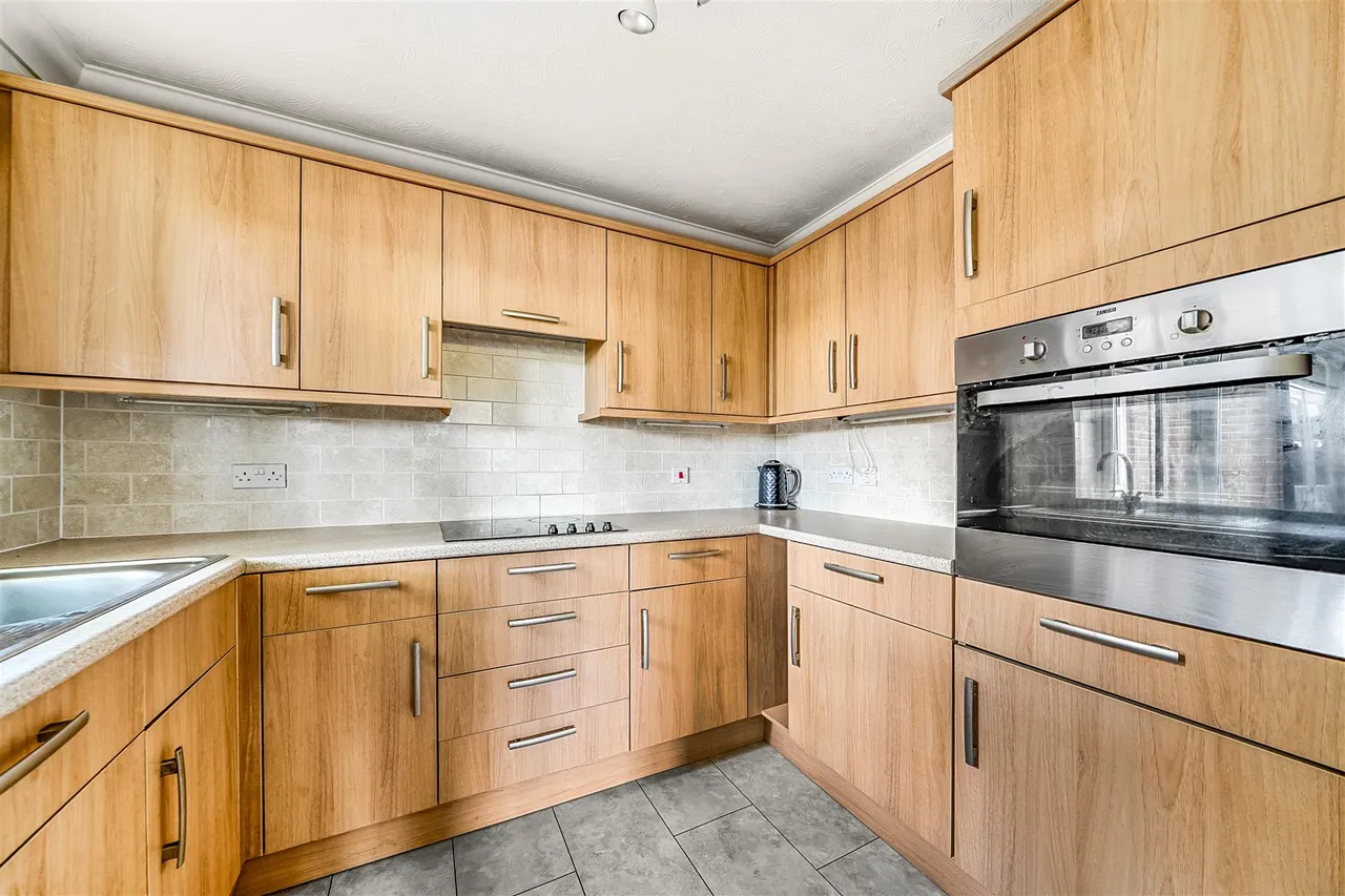 Alverstone Road, Southsea, PO4, photo 8