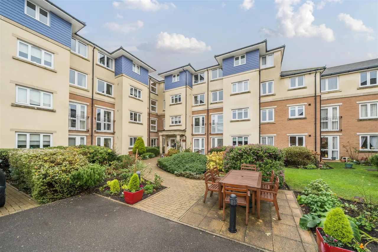 Alverstone Road, Southsea, PO4, photo 16