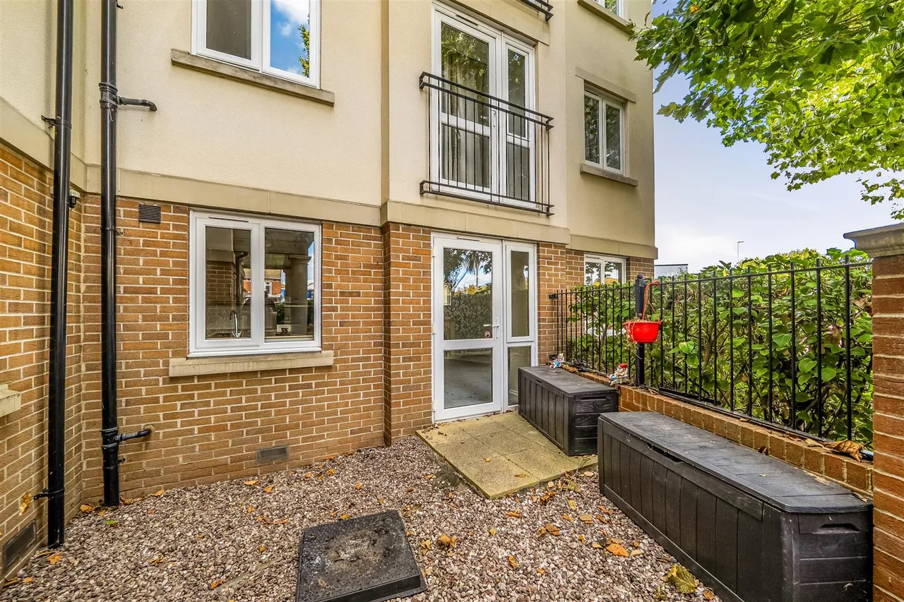 Alverstone Road, Southsea, PO4, photo 2