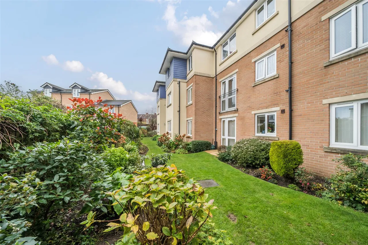 1 bed flat for sale, Alverstone Road, Southsea, PO4