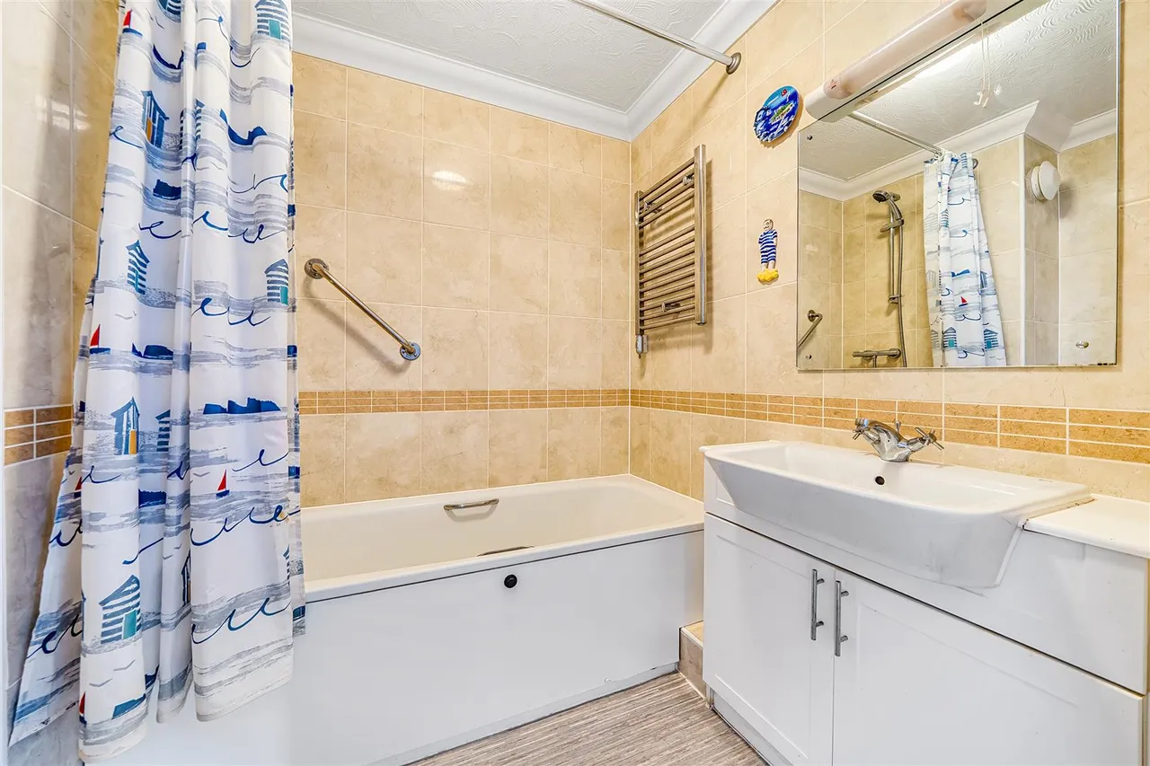 Alverstone Road, Southsea, PO4, photo 11