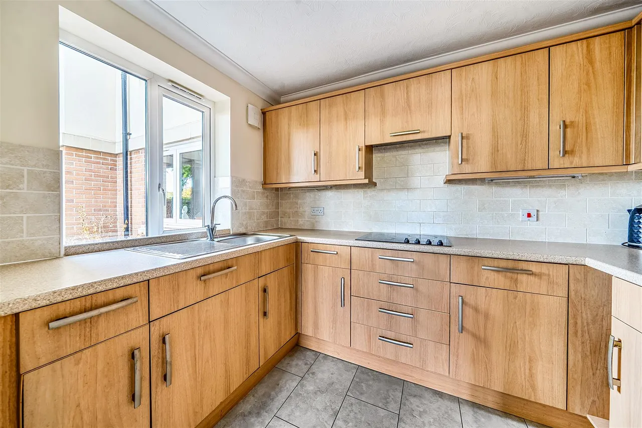 Alverstone Road, Southsea, PO4, photo 7