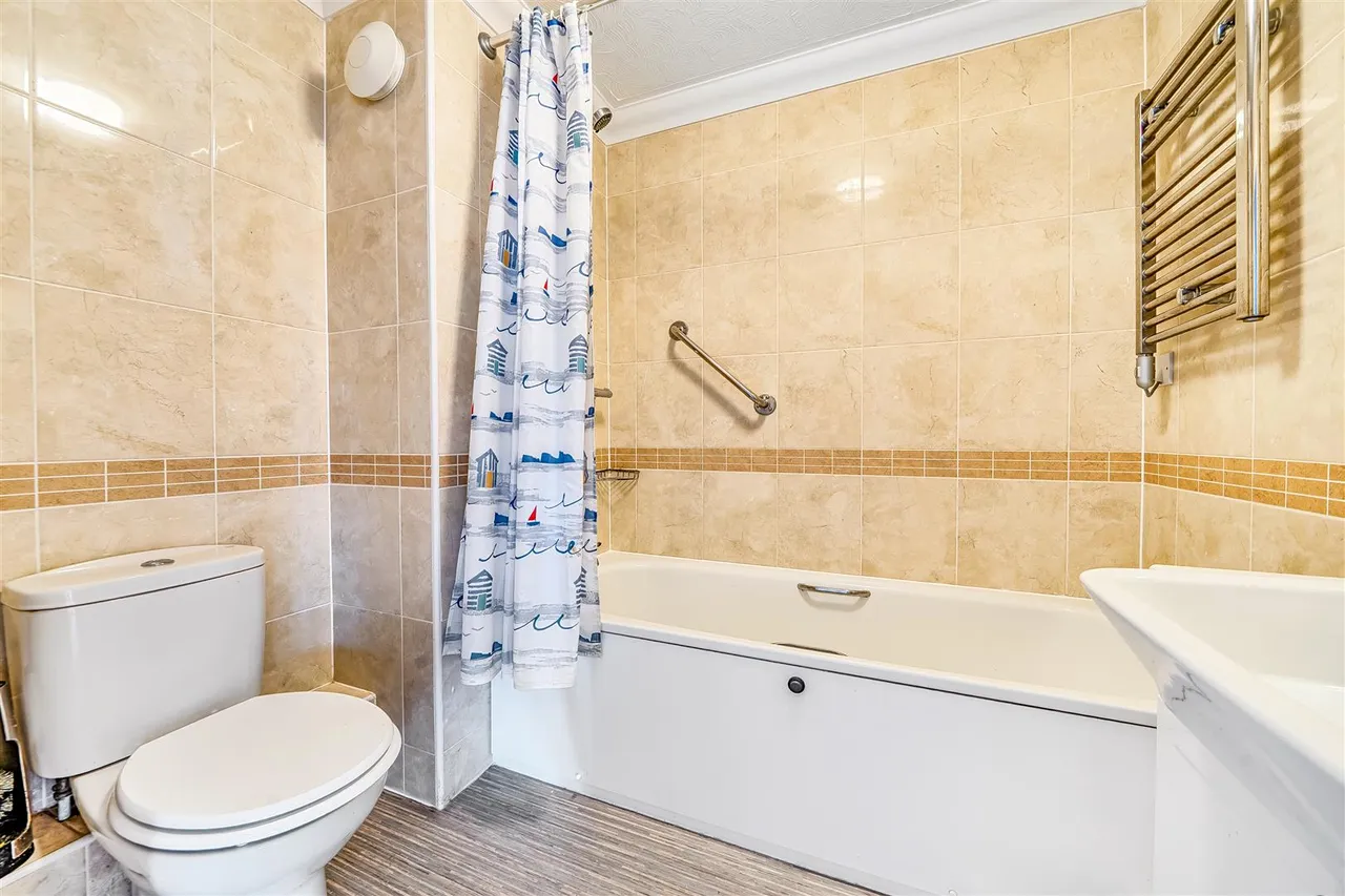Alverstone Road, Southsea, PO4, photo 12