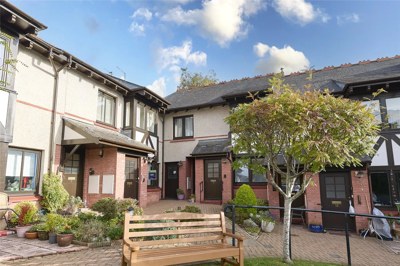 2 bed flat for sale, North Deeside Road, Cults, AB15