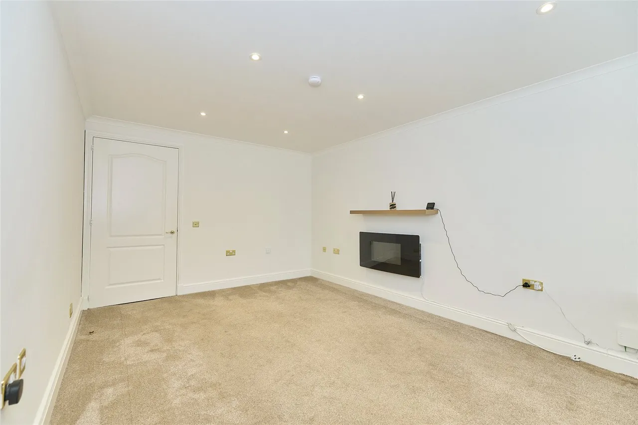 North Deeside Road, Cults, AB15, photo 4