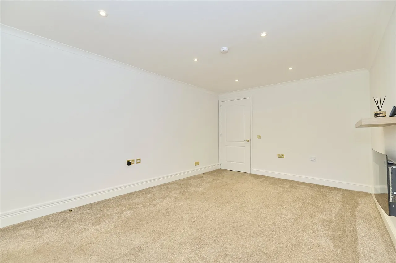 North Deeside Road, Cults, AB15, photo 5