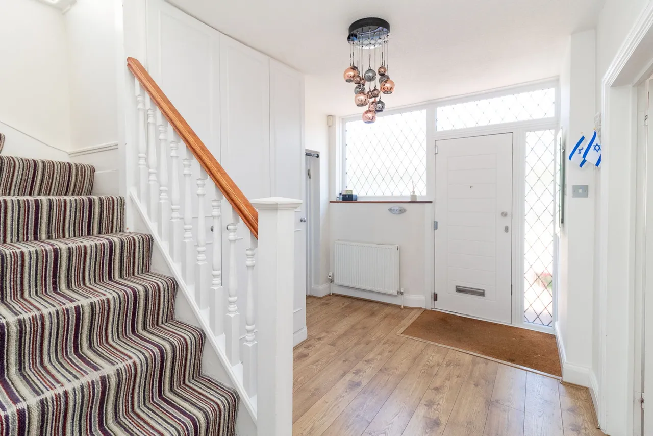 Broadfields Avenue, Edgware, HA8, photo 10