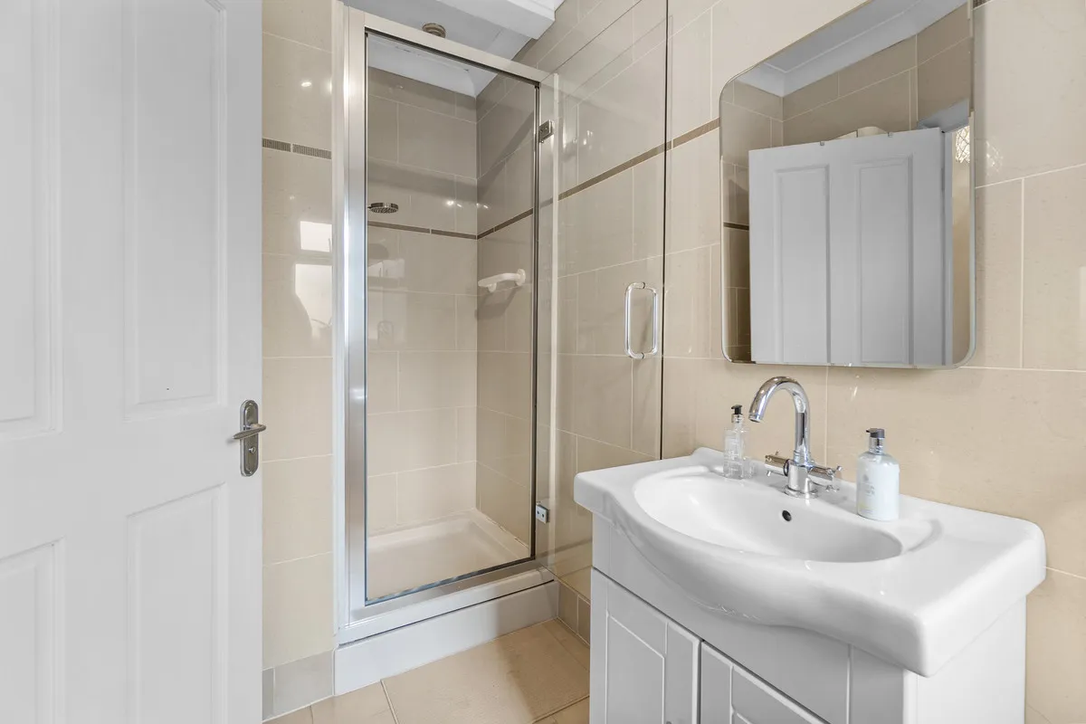 Shepperton, TW17, photo 9
