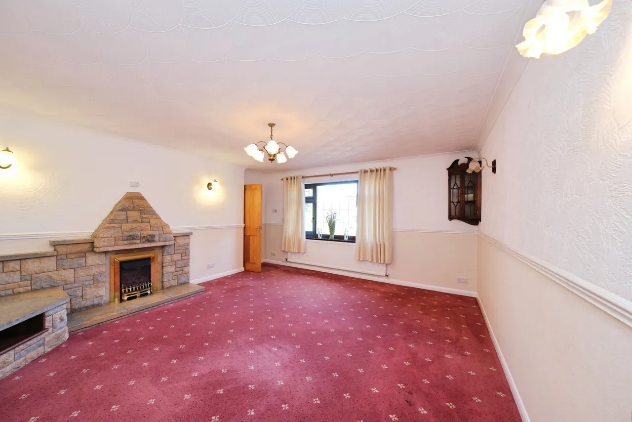 Larch Avenue, Mansfield Woodhouse, Mansfield, Nottinghamshire, NG19, photo 6