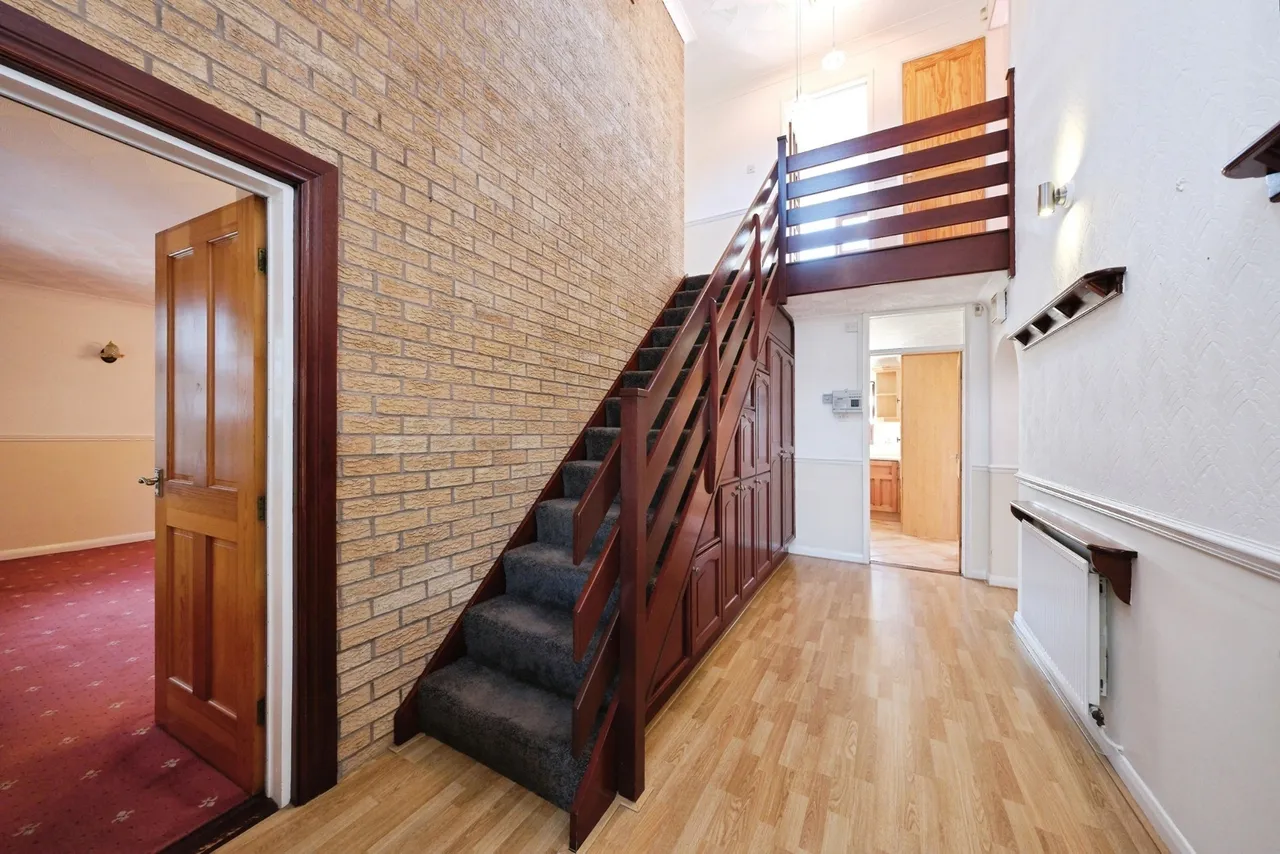 Larch Avenue, Mansfield Woodhouse, Mansfield, Nottinghamshire, NG19, photo 4