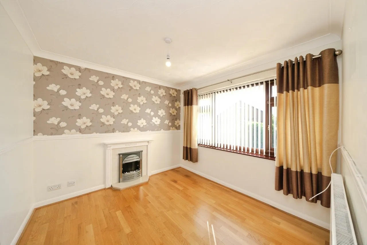 Larch Avenue, Mansfield Woodhouse, Mansfield, Nottinghamshire, NG19, photo 9