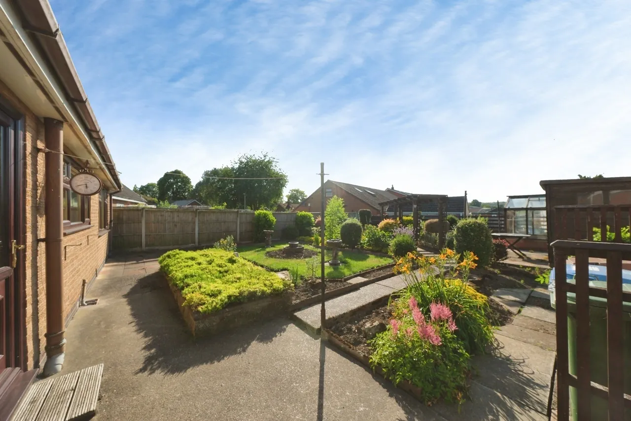 Larch Avenue, Mansfield Woodhouse, Mansfield, Nottinghamshire, NG19, photo 17