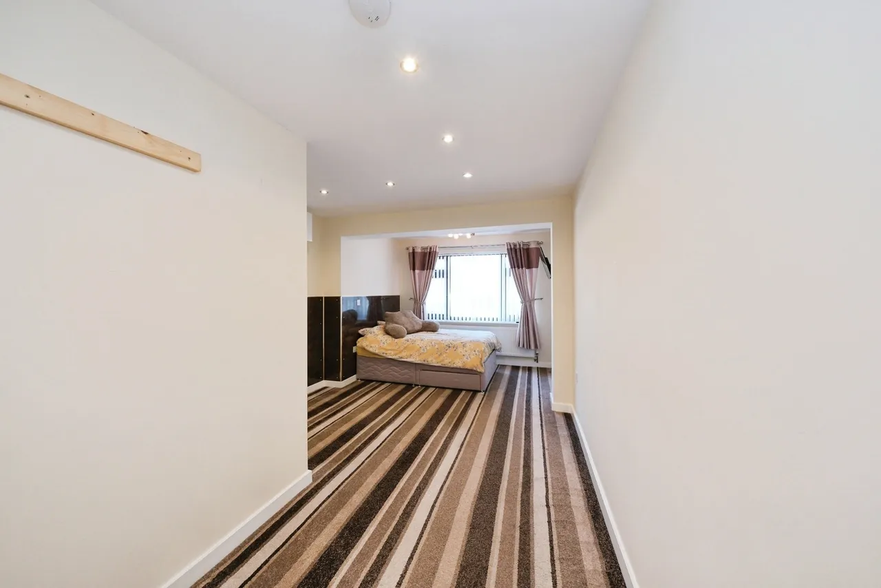 Larch Avenue, Mansfield Woodhouse, Mansfield, Nottinghamshire, NG19, photo 10