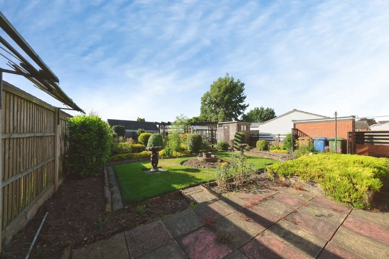 Larch Avenue, Mansfield Woodhouse, Mansfield, Nottinghamshire, NG19, photo 16