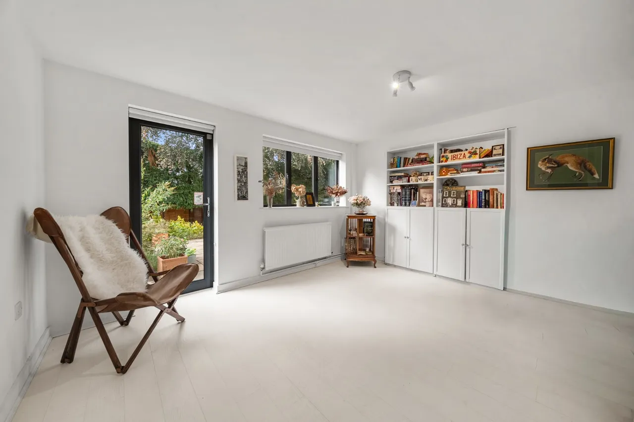 Old Avenue, West Byfleet, KT14, photo 15