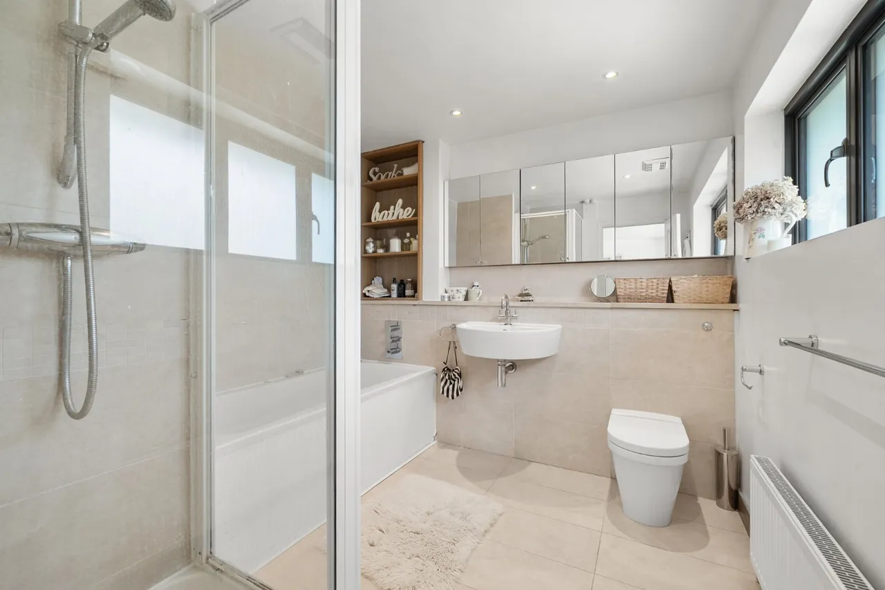 Old Avenue, West Byfleet, KT14, photo 20