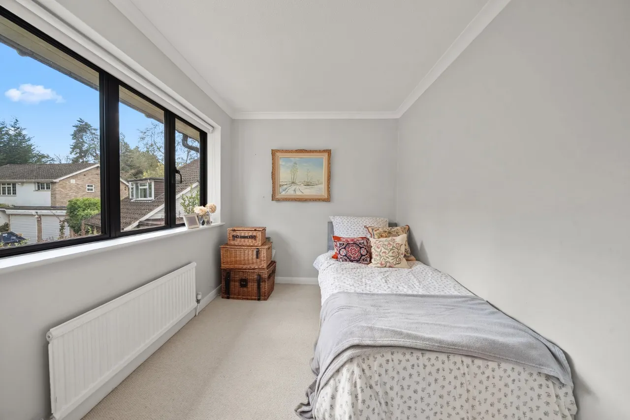 Old Avenue, West Byfleet, KT14, photo 19