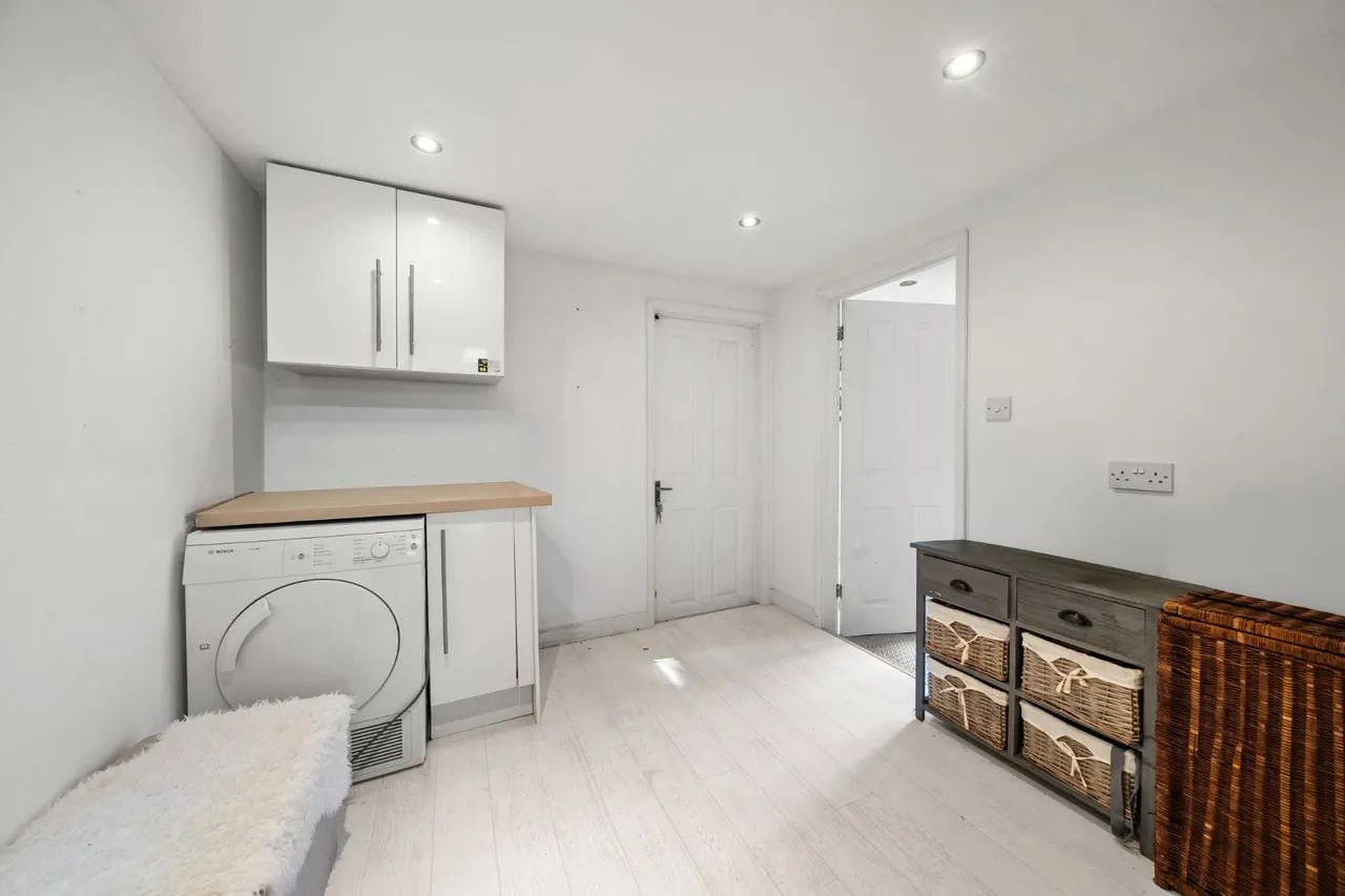 Old Avenue, West Byfleet, KT14, photo 10