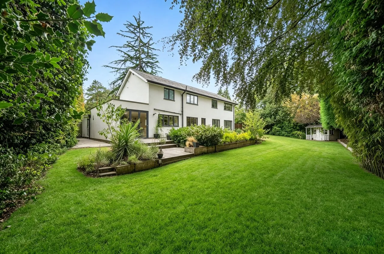 Old Avenue, West Byfleet, KT14, photo 4