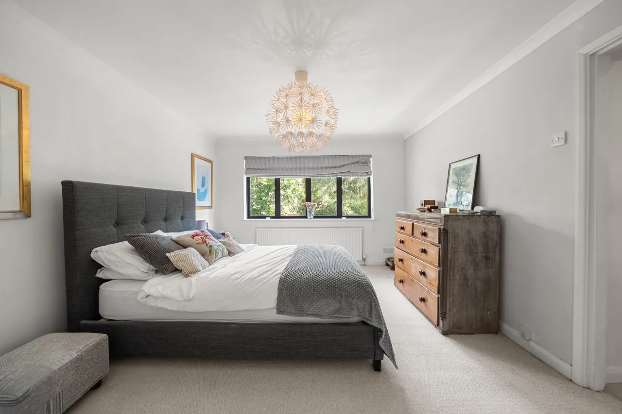 Old Avenue, West Byfleet, KT14, photo 12