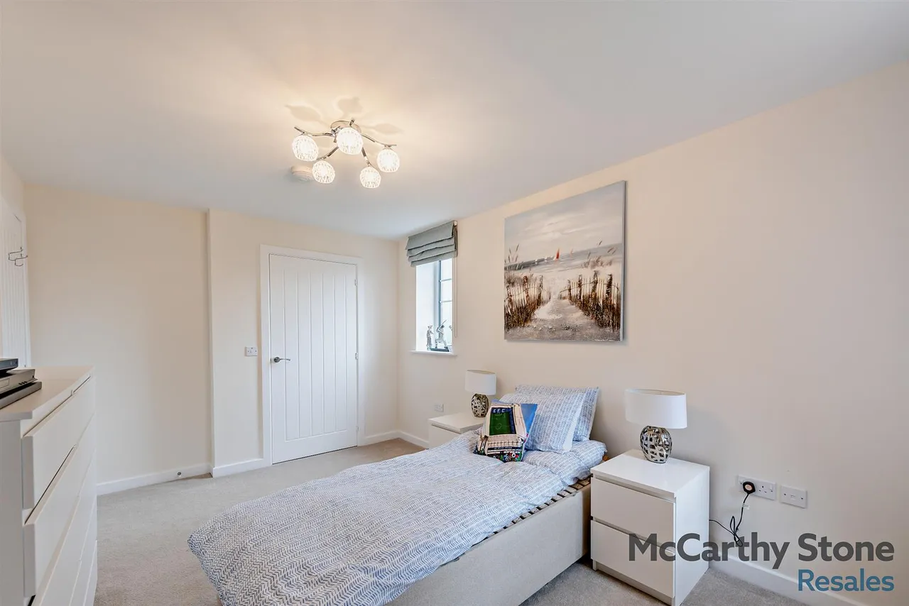 Hooton Road, Willaston, CH64, photo 9