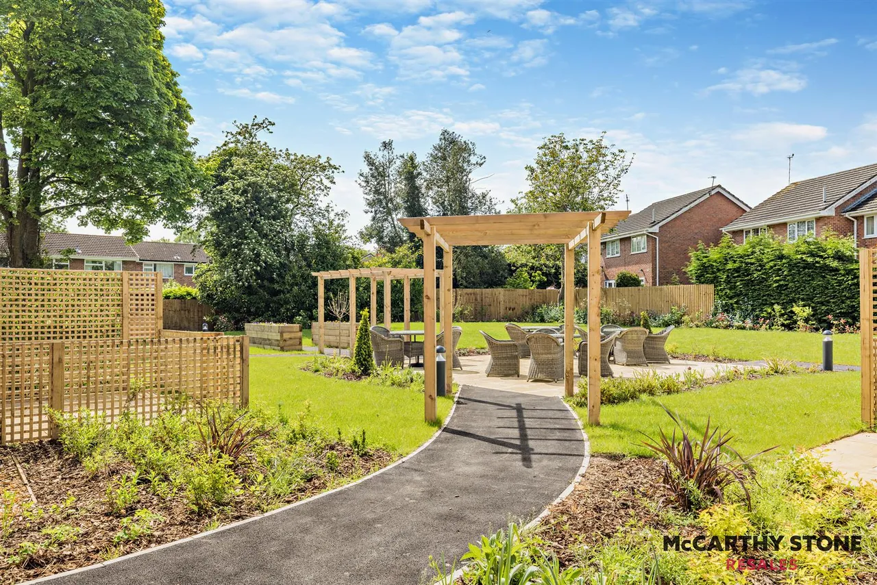 Hooton Road, Willaston, CH64, photo 11