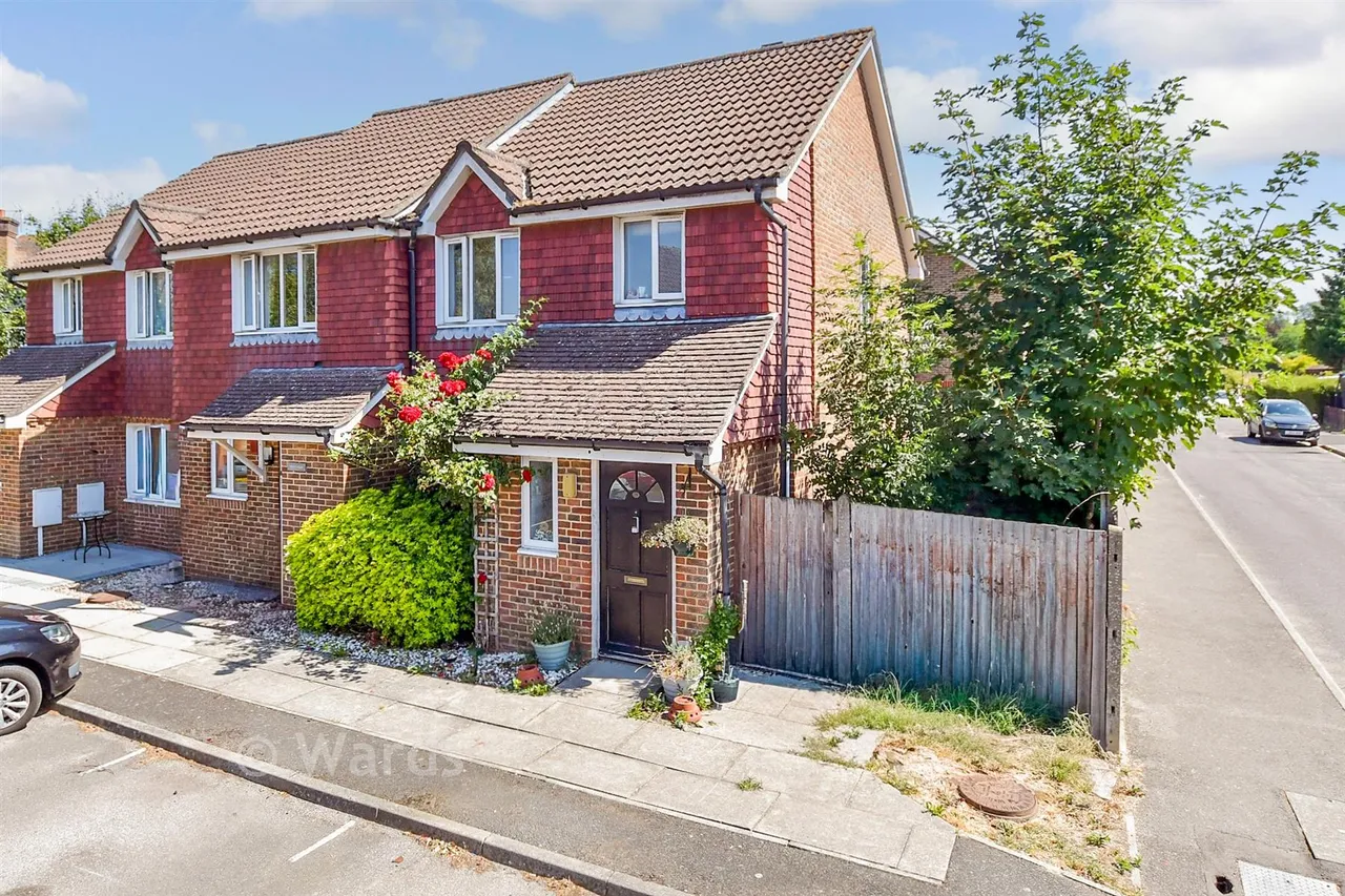 3 bed house for sale, St. Welcume's Way, Harrietsham, ME17