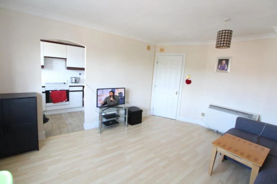 Earls Meade, Luton, LU2, photo 4