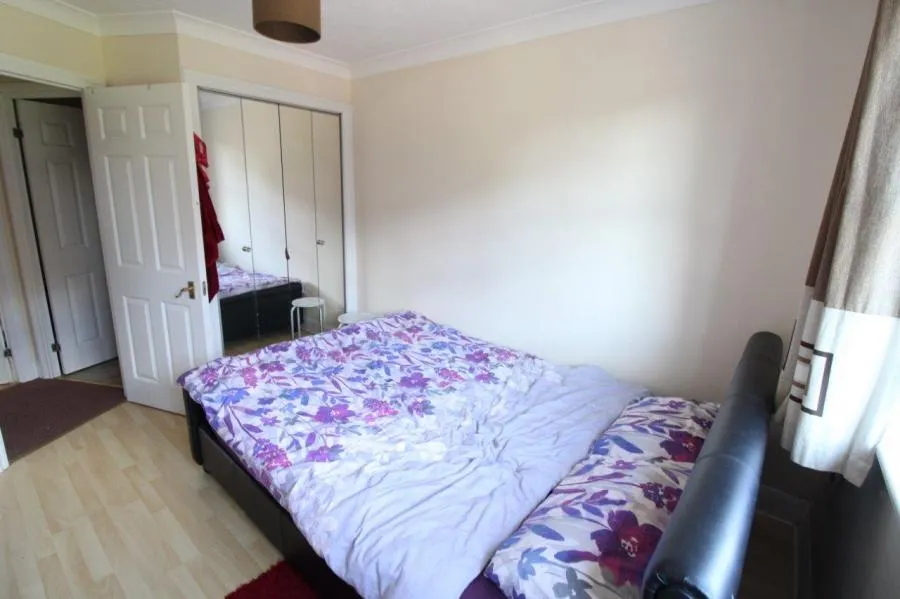 Earls Meade, Luton, LU2, photo 9
