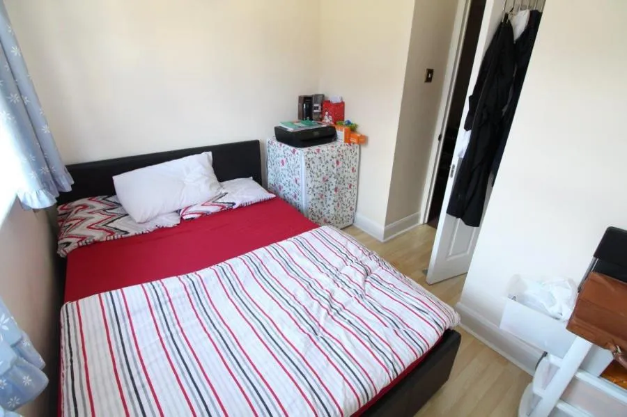 Earls Meade, Luton, LU2, photo 11