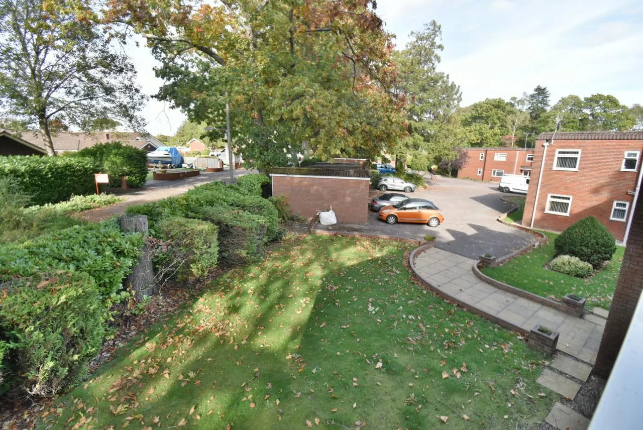 Beaufoys Court, BH22, photo 14