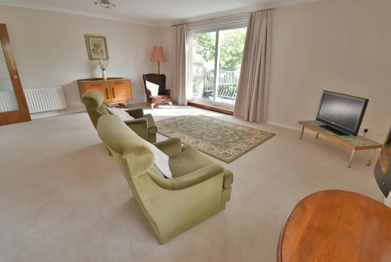 Beaufoys Court, BH22, photo 4