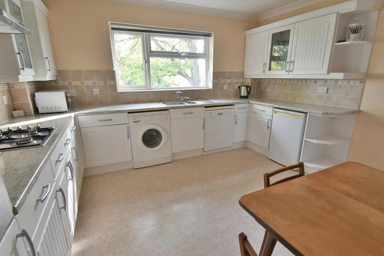 Beaufoys Court, BH22, photo 5